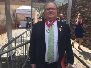 Roberto Andrade recebe Medalha da Inconfidência das mãos do governador Pimentel