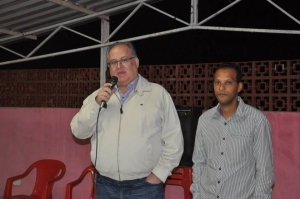 Roberto Andrade ao lado de Adilson da Saúde, liderança em Jequeri