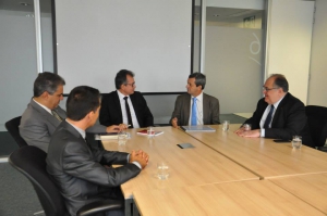 Roberto Andrade ouve do secretário o plano de ação do Governo de Minas para a economia do estado