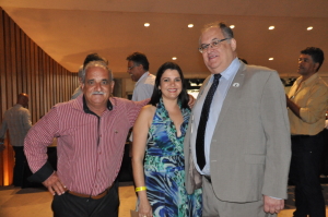 Na cerimônia, o deputado Roberto Andrade encontrou o prefeito Cunha (Coimbra) e a secretária de saúde Jaqueline Lopes (Araponga)