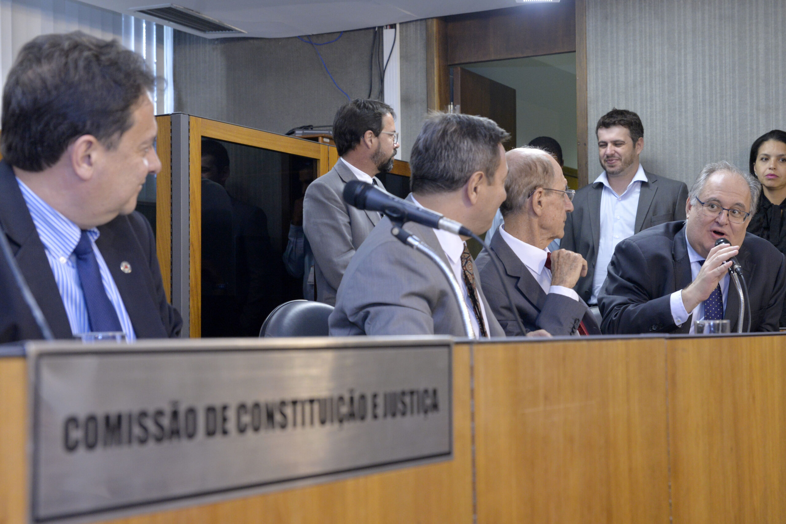 Comissão de Constituição e Justiça