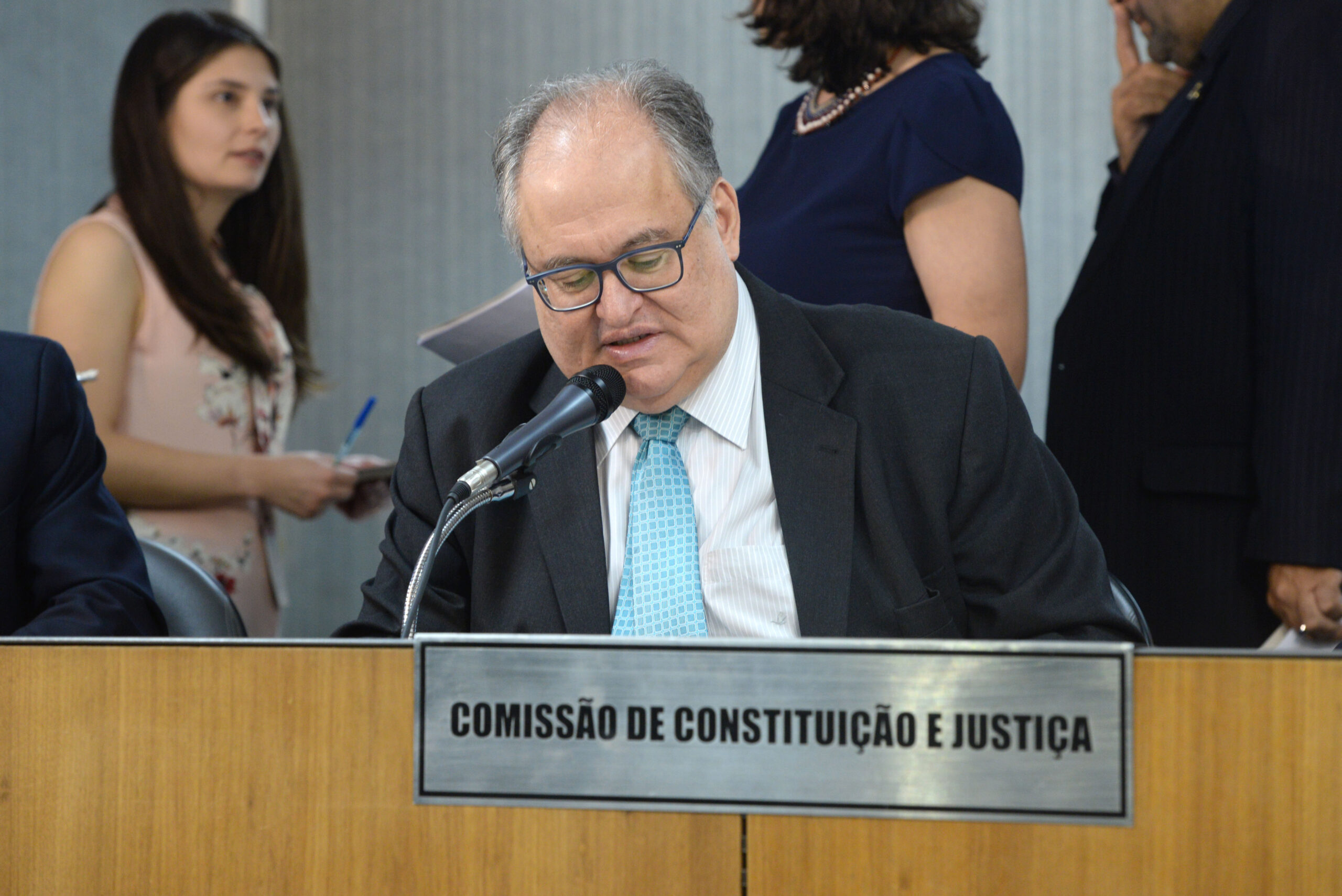 Comissão de Constituição e Justiça - análise de proposições