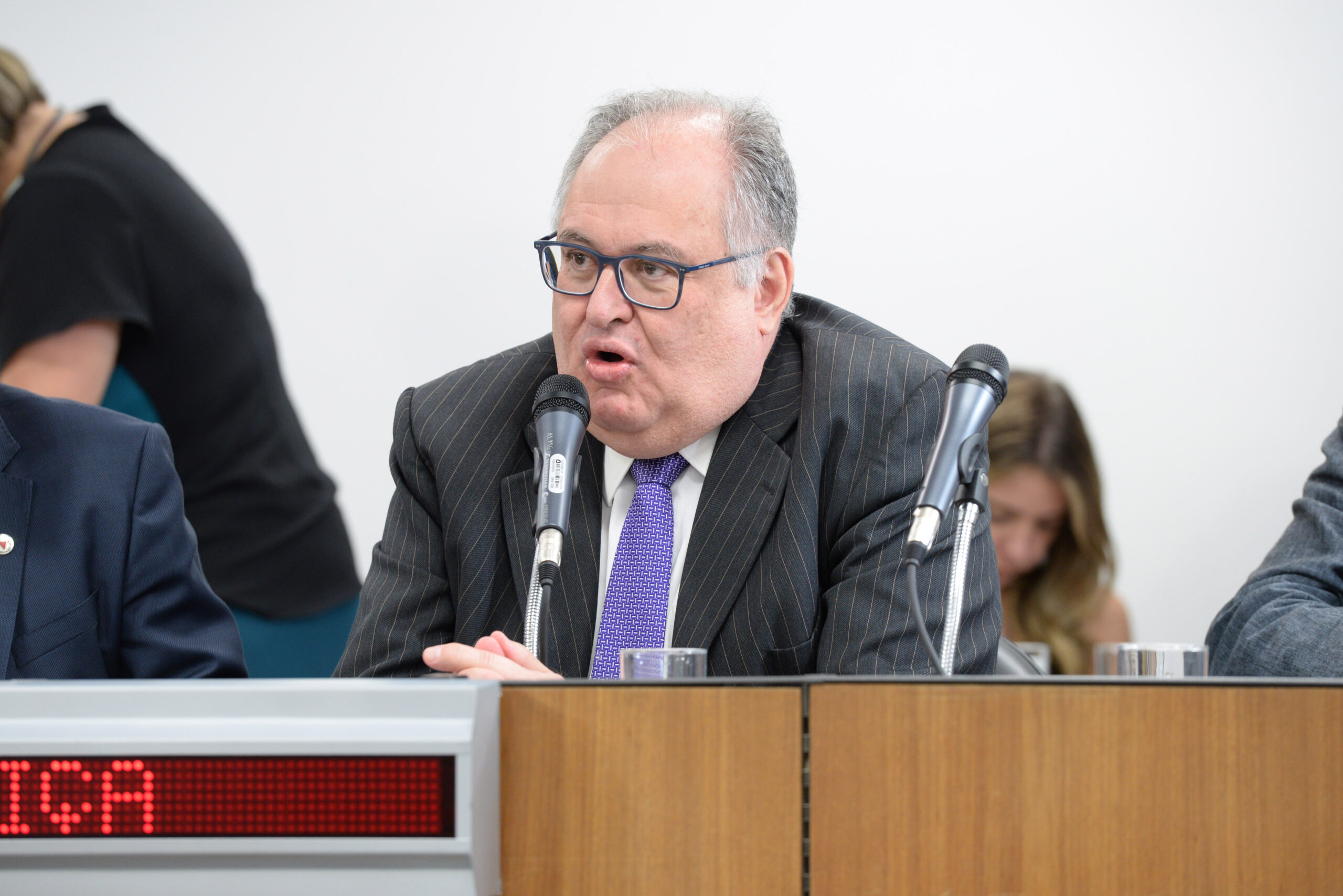 Comissão de Constituição e Justiça - análise de proposições